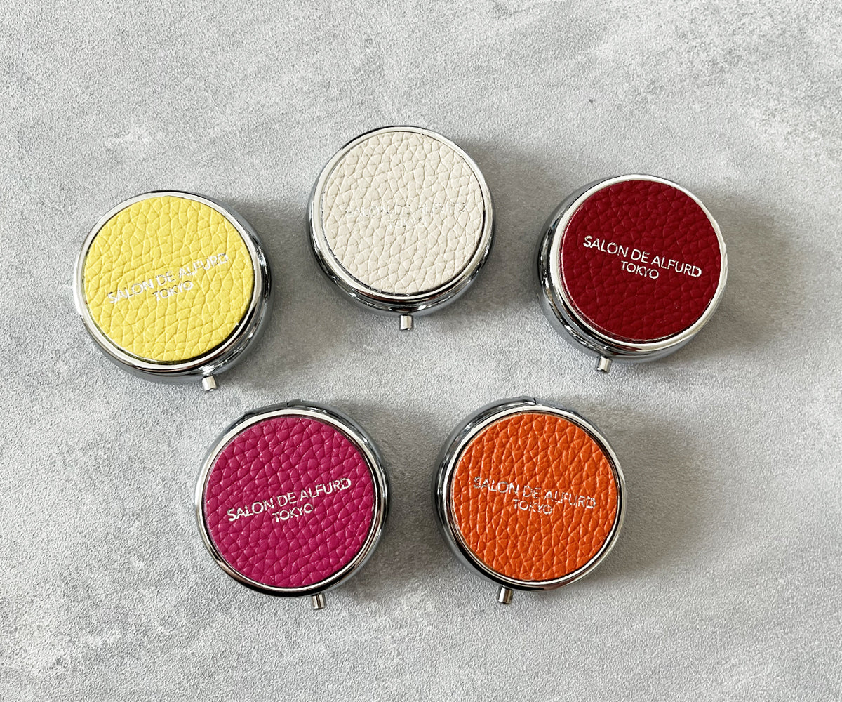 サロンドアルファードロゴのオリジナルデザインのコンパクトマルチケース